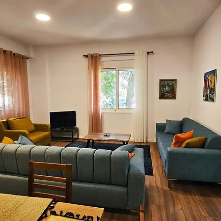 Appartamento Gjironest *